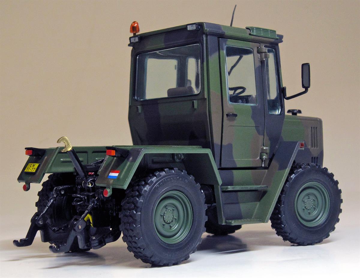 2039-MB-trac-700K-camouflage-rear.jpg
