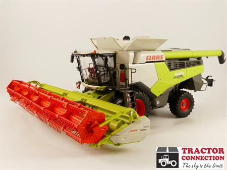 Claas Lexion 6800 combine 