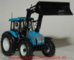 Afbeeldingen van Valtra C 120 blauw  met voorlader