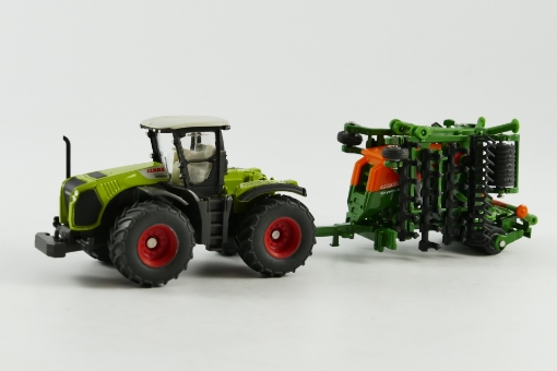 Afbeeldingen van Claas Xerion met Amazone zaaimachine